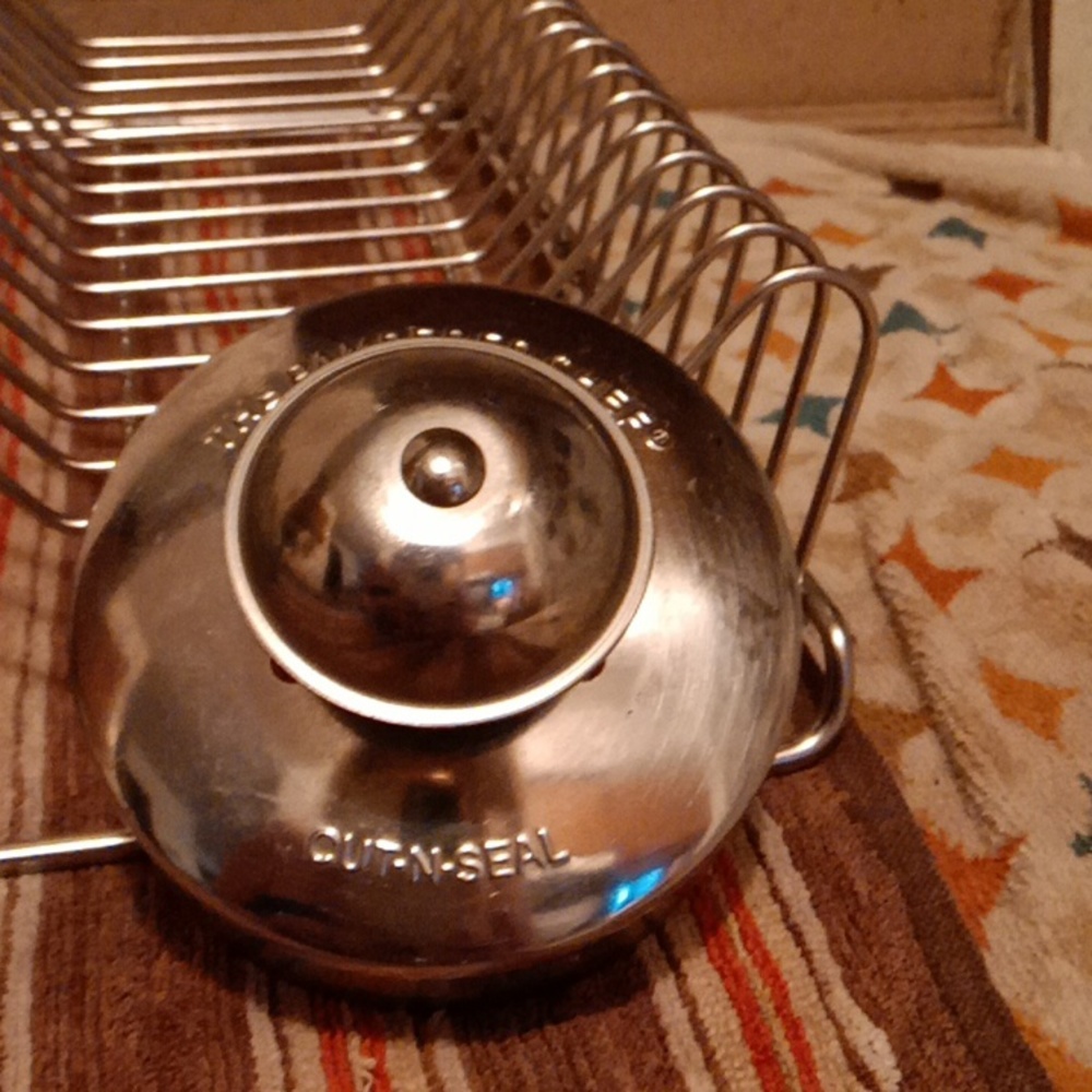 The Pampered Chef' Cut-N-Seal Kitchen Gadget Chef' Tool